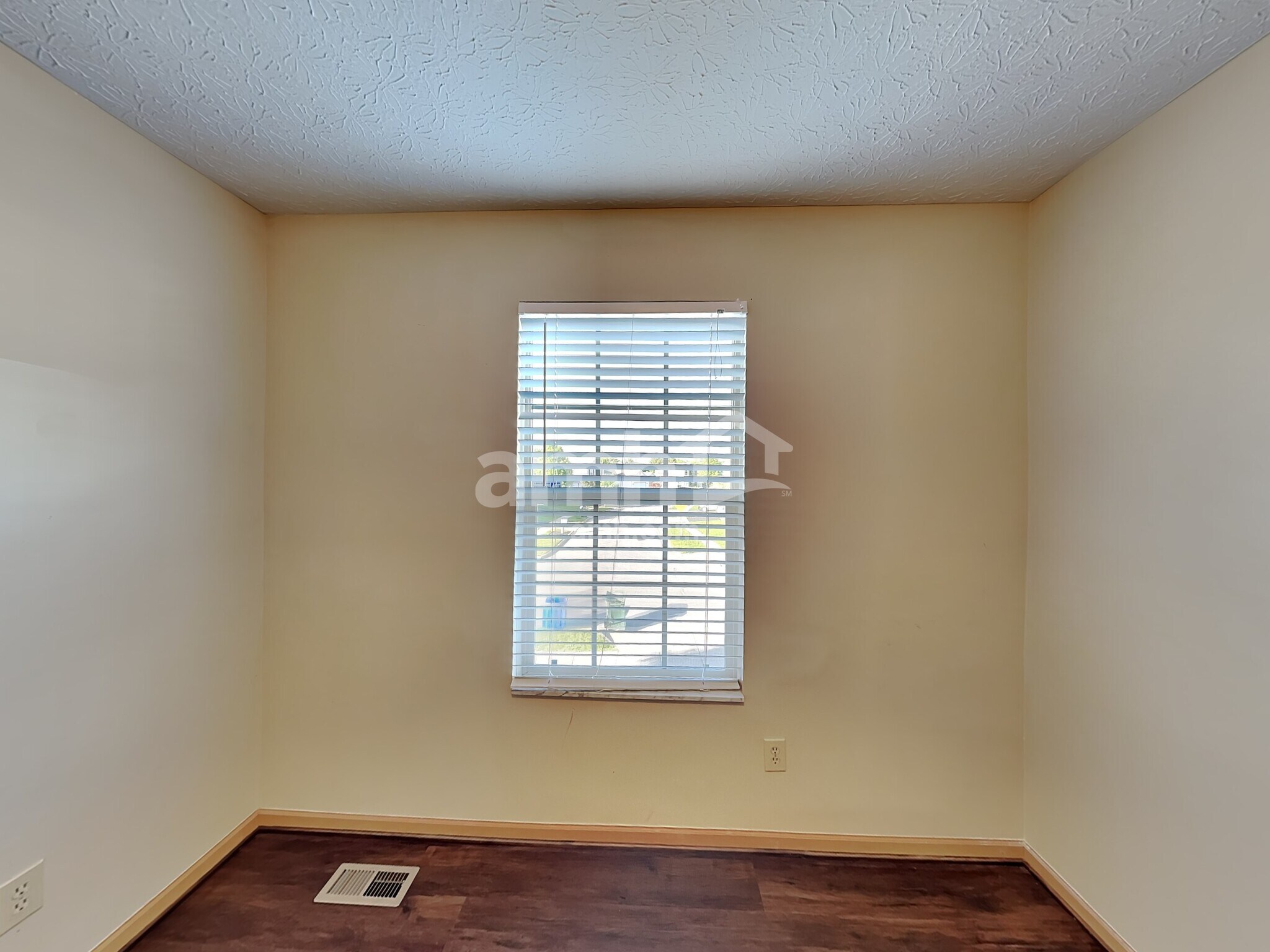 Building Photo - 5529 Hillbrook Dr