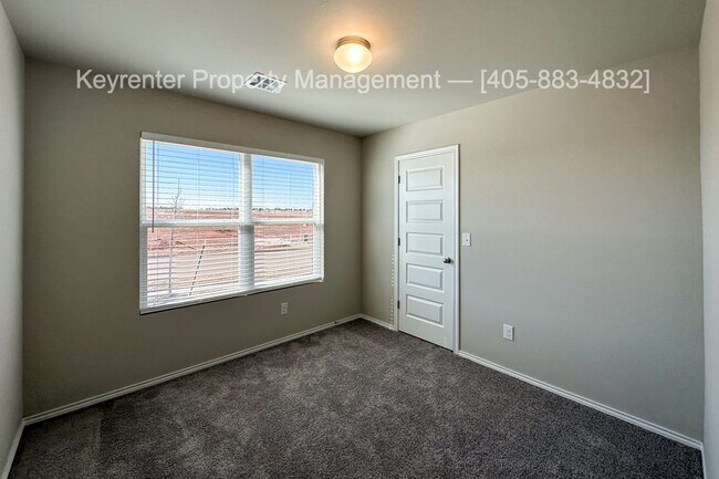 Building Photo - Gorgeous 4 Bed 2 Bath Home in Heart Of Yukon!