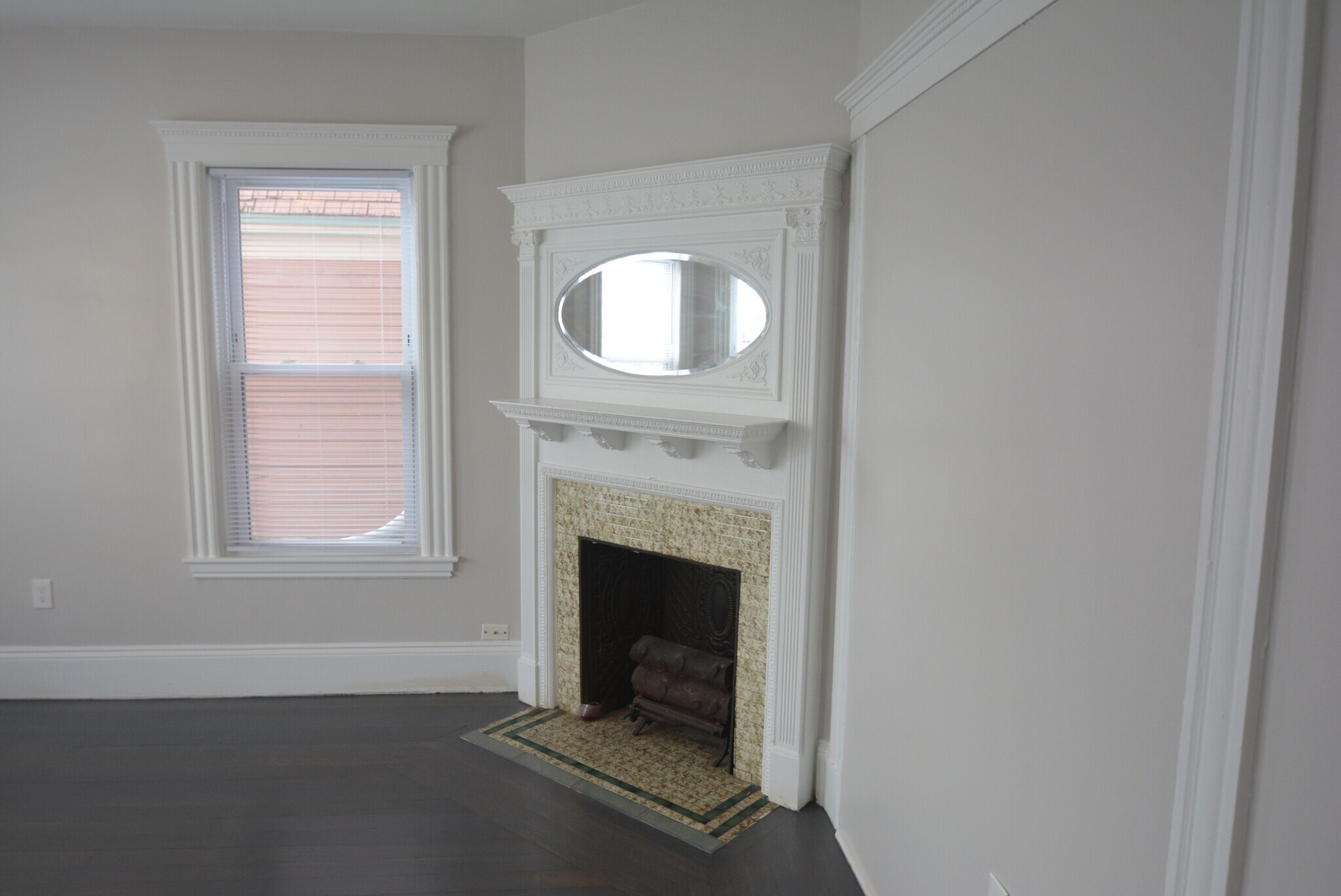 Building Photo - 31 Claybourne St