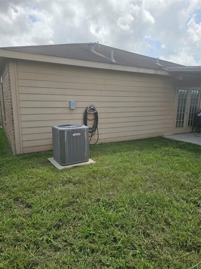 Building Photo - 5122 Sunny Parke Ln