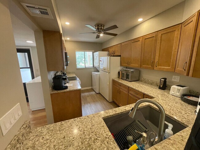 Building Photo - 2 BR Condo w/ Community Pool-  Monthly Rental available JAN 2026 - MAR 31, 2026