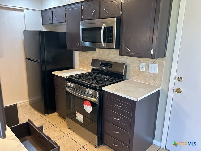 Building Photo - 1202 Alta Mira Dr