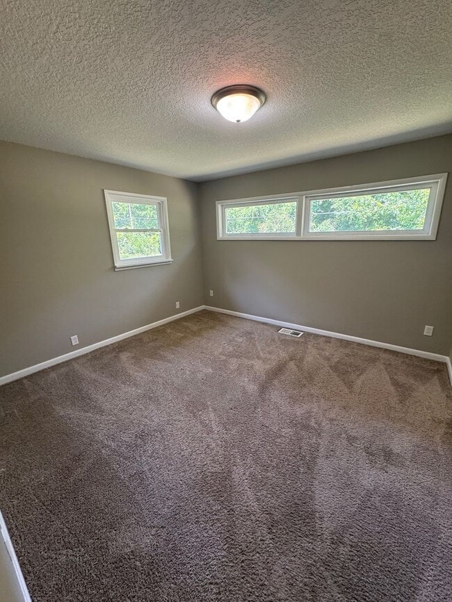 Building Photo - 5033 Ranch Rd