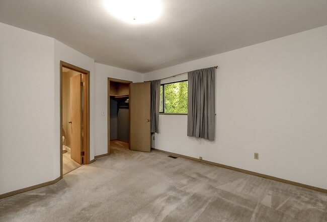 Building Photo - 3223 S 372nd St