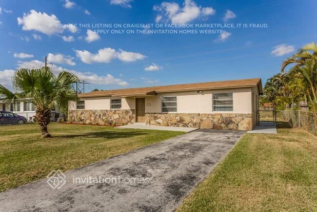 Building Photo - 3010 SW 97th Ct