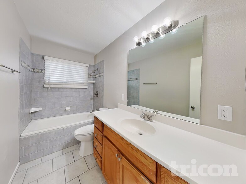 Building Photo - 900 Arizona St SE