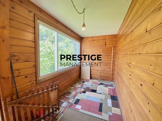 Building Photo - Spacious 2 Bedroom Apartment in Whiting