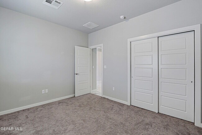 Building Photo - 12616 Zollinger Ave