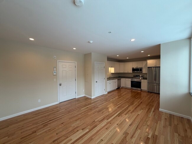 Building Photo - 85 Lowell St