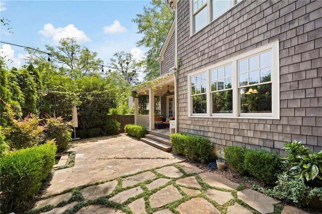 Building Photo - 3487 Habersham Rd NW