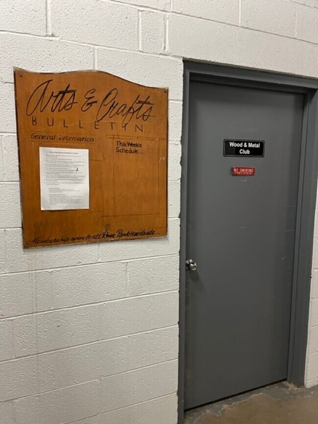 Building Photo - Large 744 sq.ft. 1 bedroom in historic Riverpark DC building