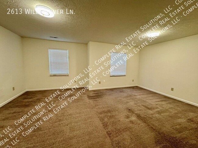 Building Photo - Move-in Special:  $300 off first months rent