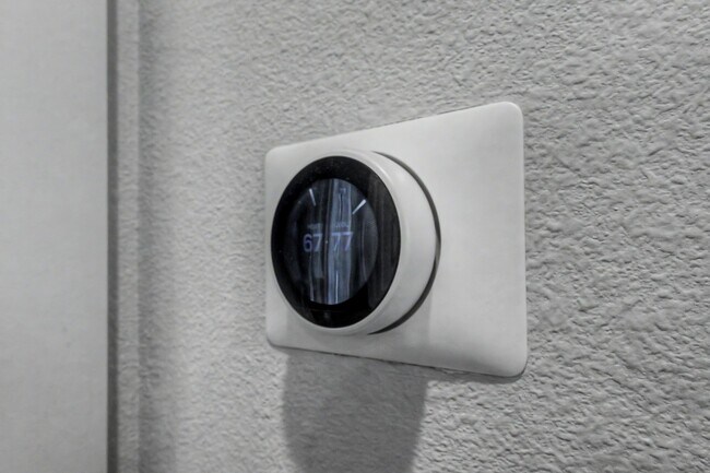 Building Photo - 1226 W 26th St