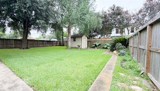 Building Photo - 7007 Housman