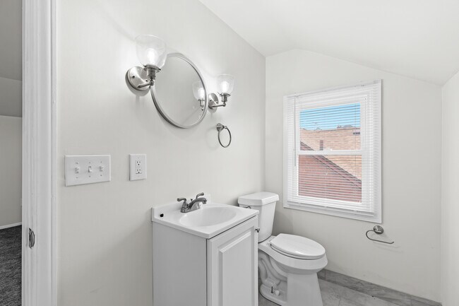 Building Photo - 5566 Haverhill St