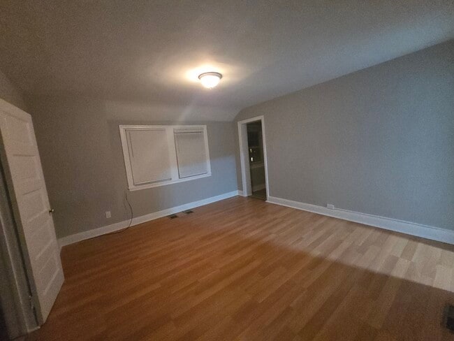 Building Photo - 3413 W 10th St