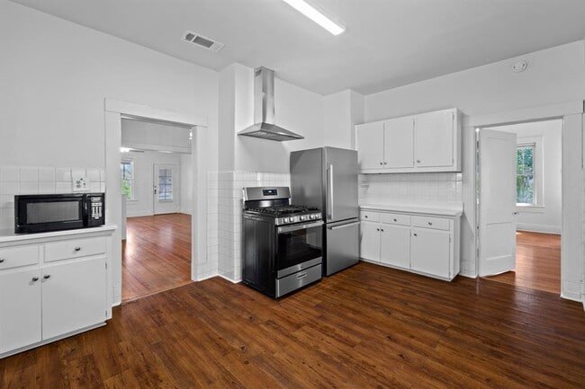 Building Photo - 1117 Enfield Rd