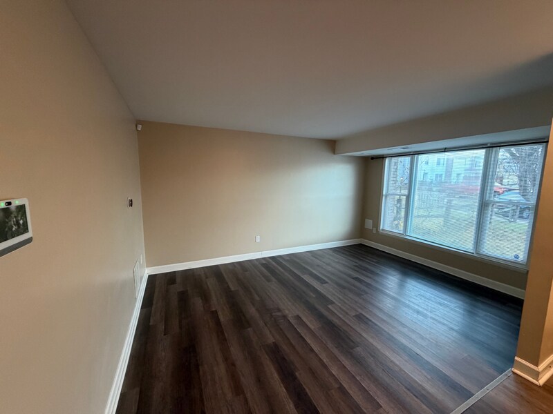 Building Photo - 10813 Daisy Ct