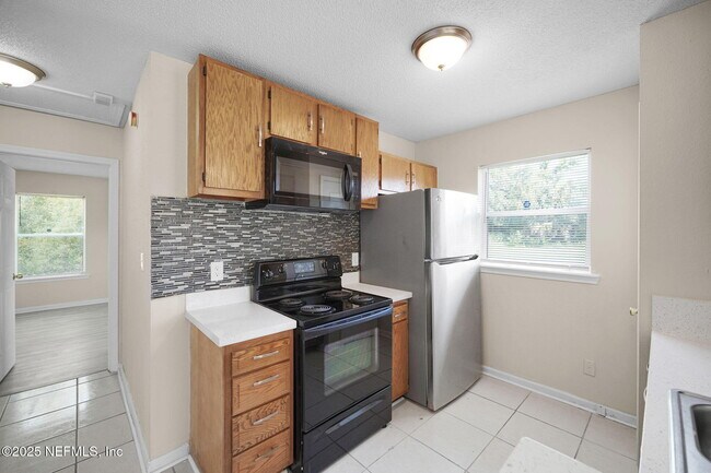 Building Photo - 788 Spearing St