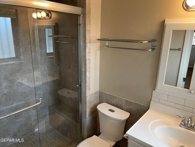 Building Photo - 9220 Lait Dr