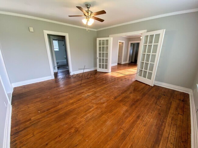 Building Photo - 2-Bedroom House with Bonus Space Near Downtown Lake Charles