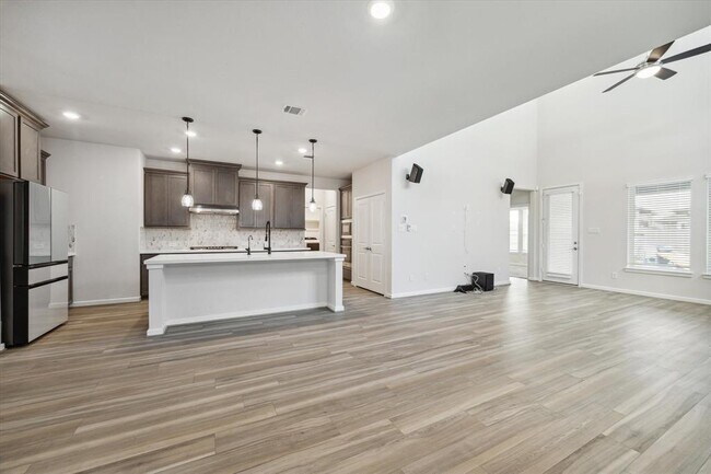 Building Photo - 9219 Edgeberry Dr