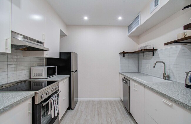 Building Photo - 845 Augusta Dr