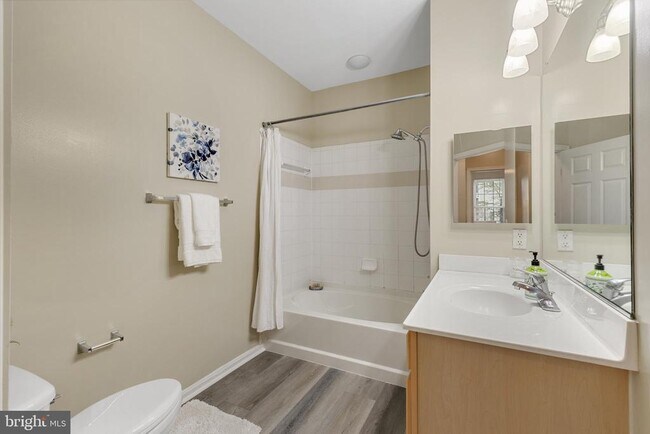 Building Photo - 2465 Army Navy Dr