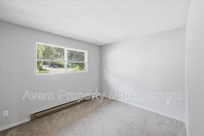 Building Photo - 5023-5033 SW Pasadena Street - 5027