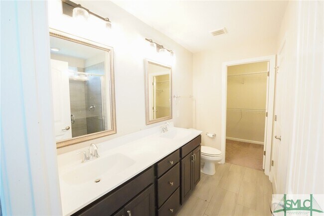 Building Photo - 165 Greyfield Cir