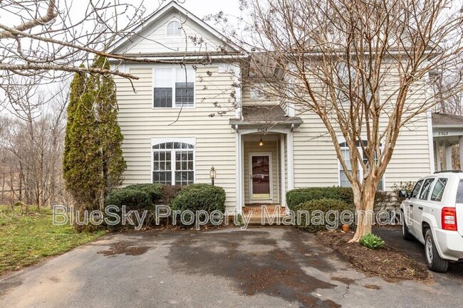 Primary Photo - 2304 Ravenswood Ct