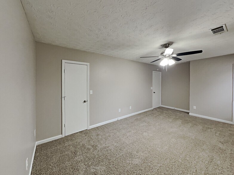 Building Photo - 3109 Aberdeen Way