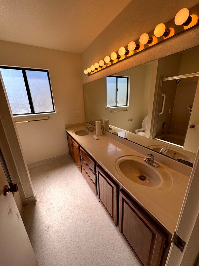 Building Photo - Pacific Grove House