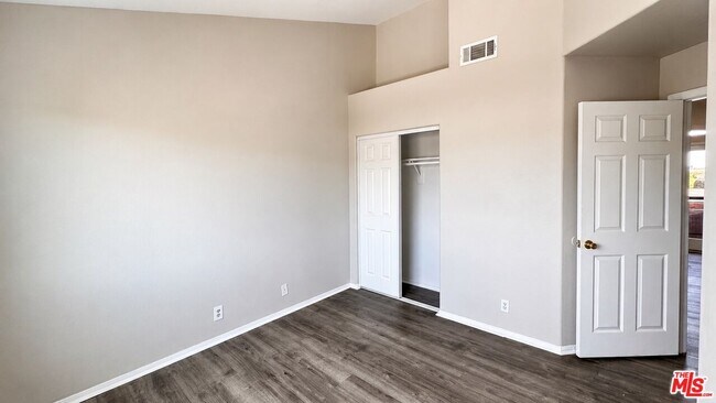 Building Photo - 14714 S Budlong Ave