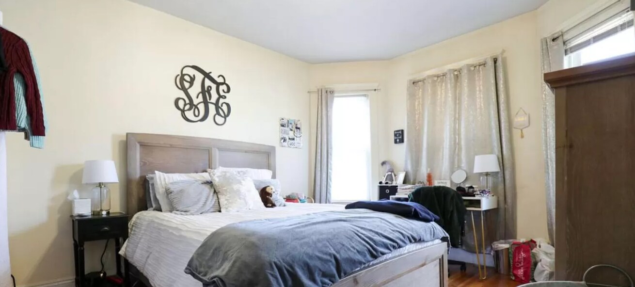 Building Photo - 44 Easton St