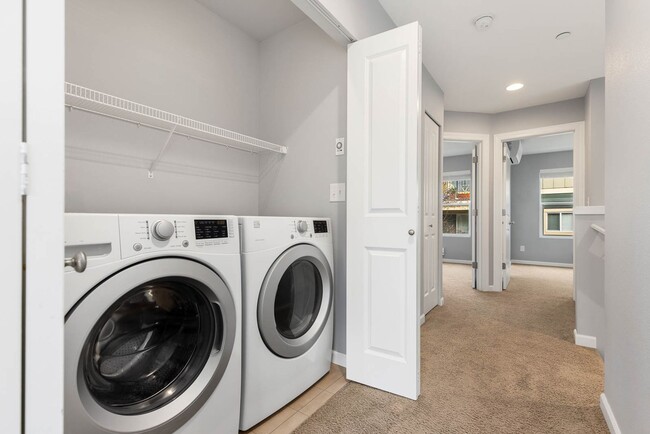 Building Photo - 2506 Mulberry Walk NE