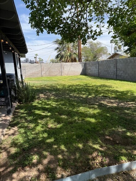 Building Photo - 8425 E Bonita Dr