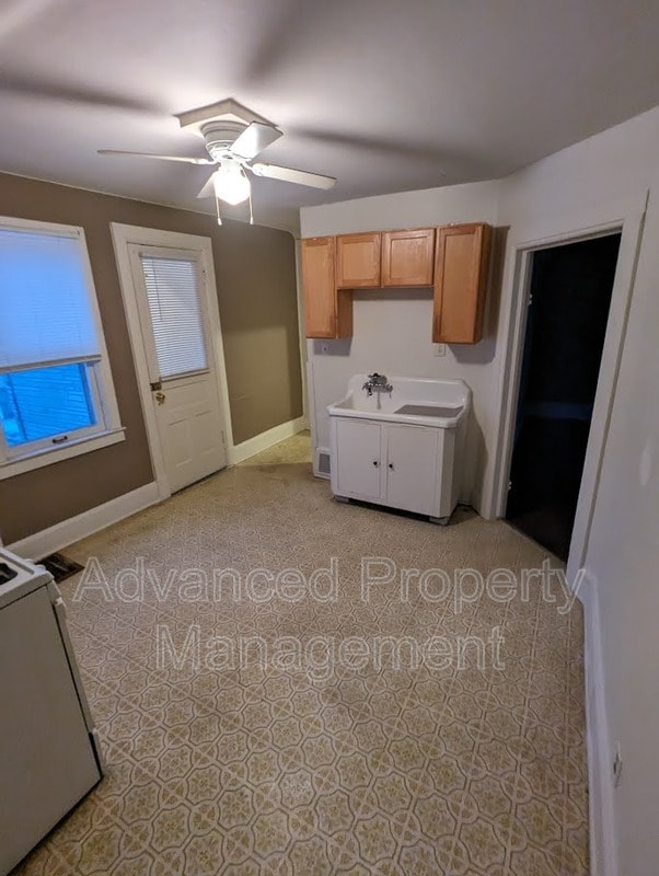 Building Photo - 1024 Hagerer St