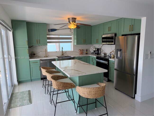 Building Photo - 27346 Martinique Ln