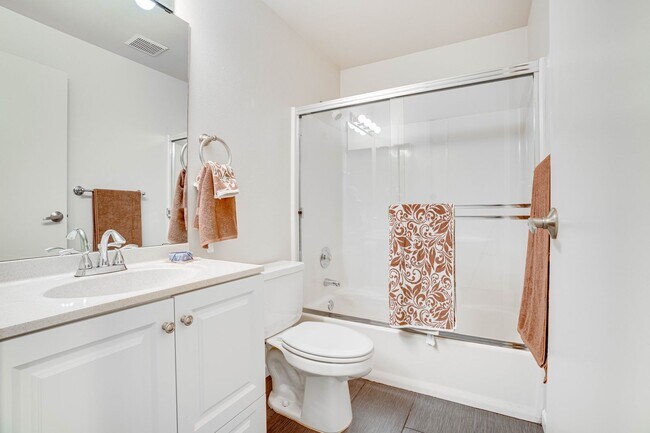 Building Photo - Natural Light Filled 2bd/2bth Loft Condo in Crown Hill, $2,550/mo.