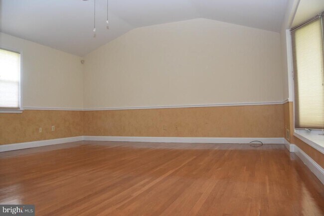 Building Photo - 6820 Cherokee Dr