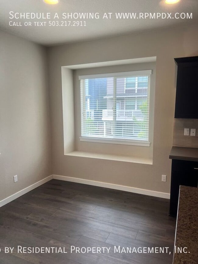 Building Photo - 14075 SW Compass Dr