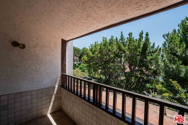 Building Photo - 17241 Palisades Cir