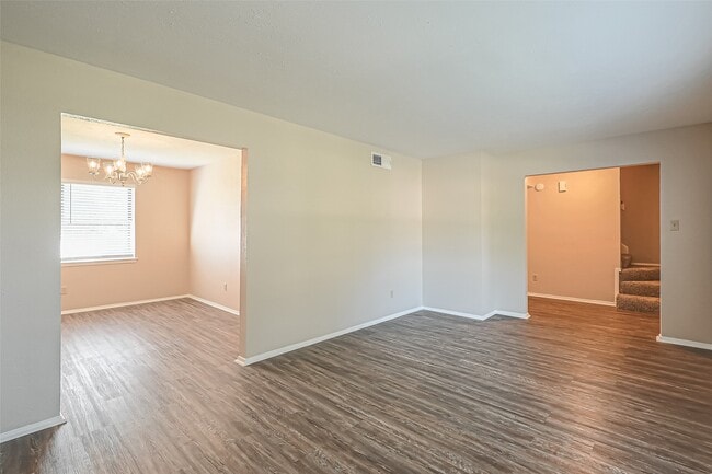 Building Photo - 2711 Quarry Hill Rd