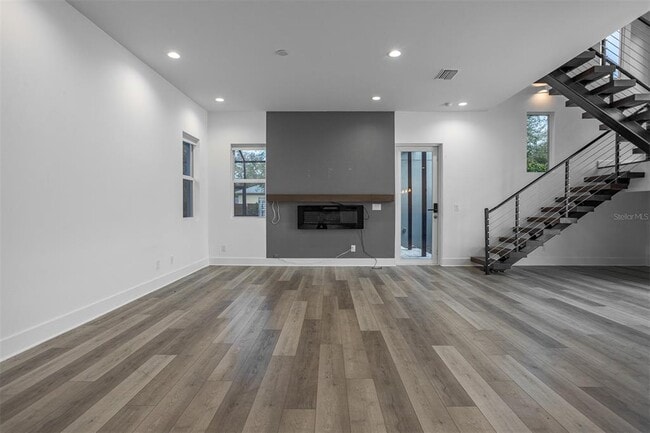 Building Photo - 2700 N Myrtle Ave