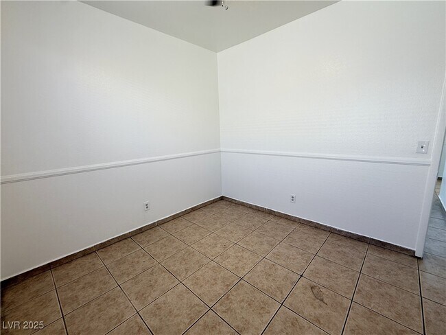 Building Photo - 5968 Hickory Nut Ave