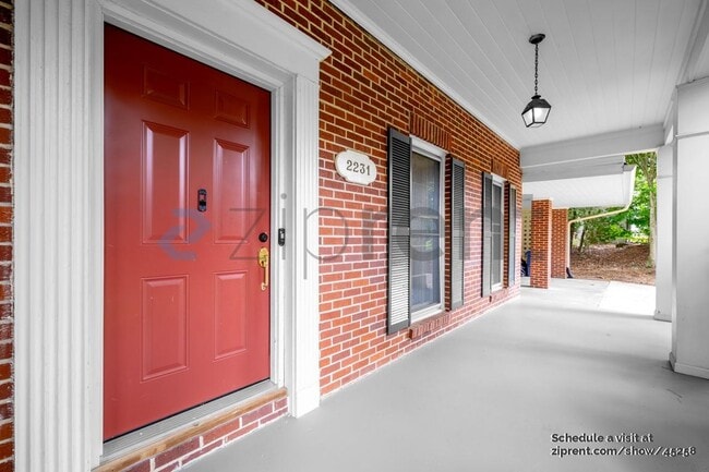 Building Photo - 2231 Allaire Ln NE