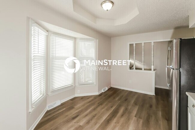 Building Photo - 3 Bedroom Pet-Friendly Home in KANSAS CITY, MO with Main Street Renewal