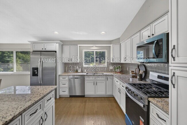 Building Photo - 6 The Knolls Ln