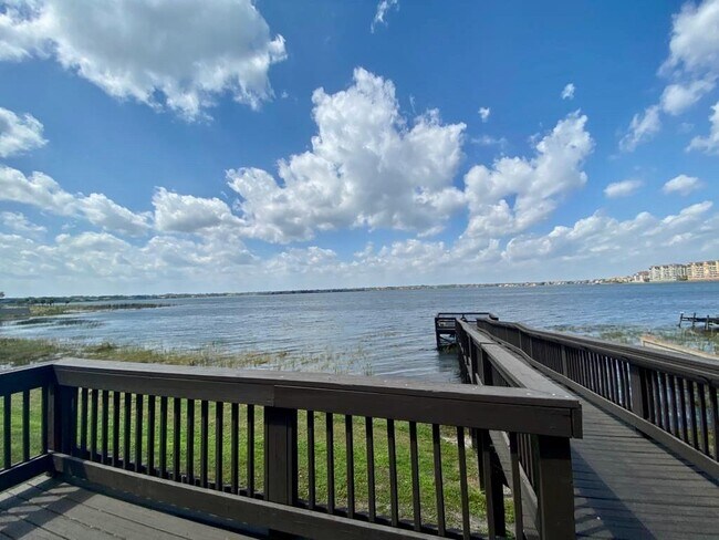 Building Photo - 7511 Seurat St